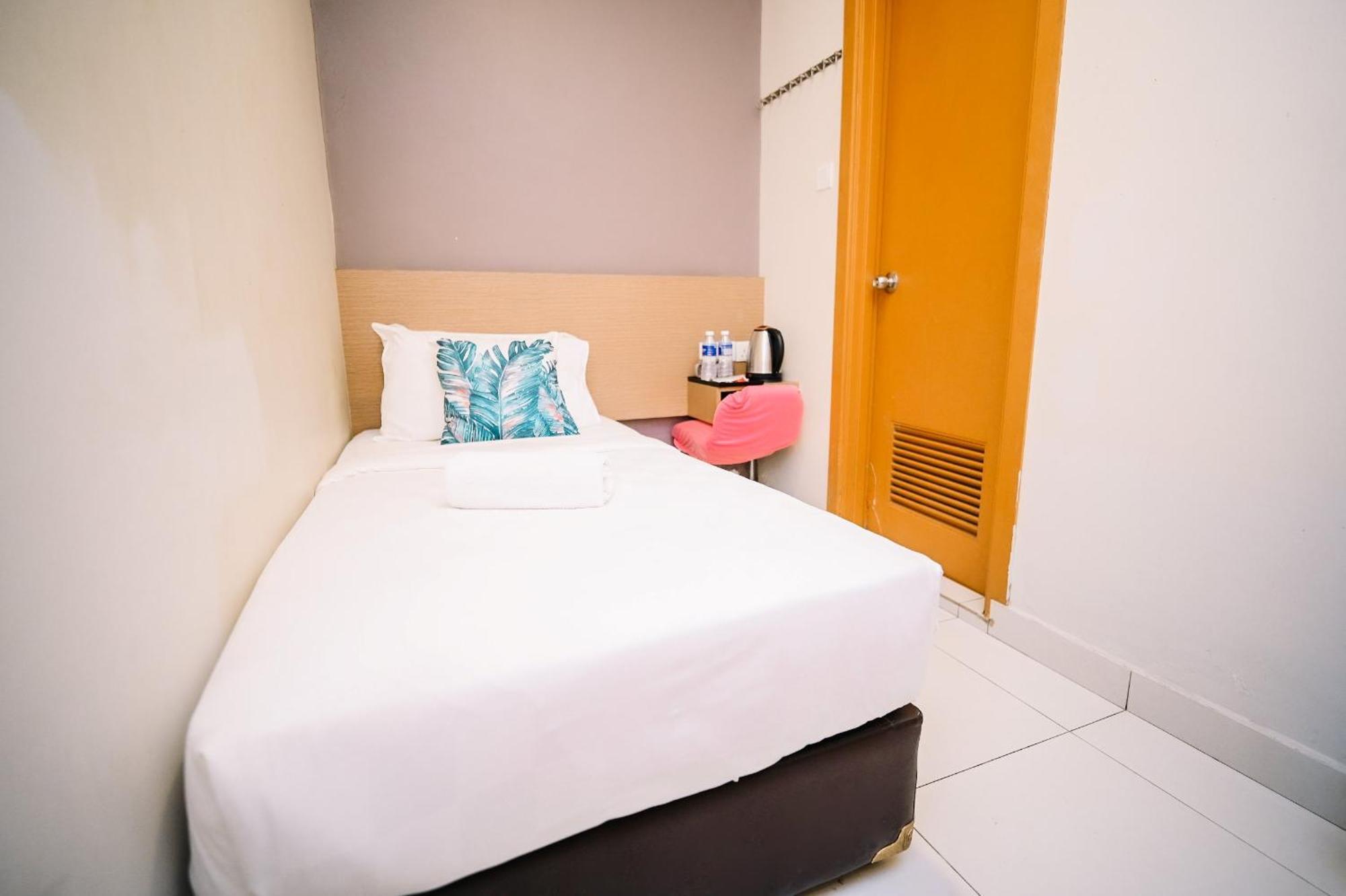 Swing & Pillows - Pj21 Petaling Jaya Dış mekan fotoğraf